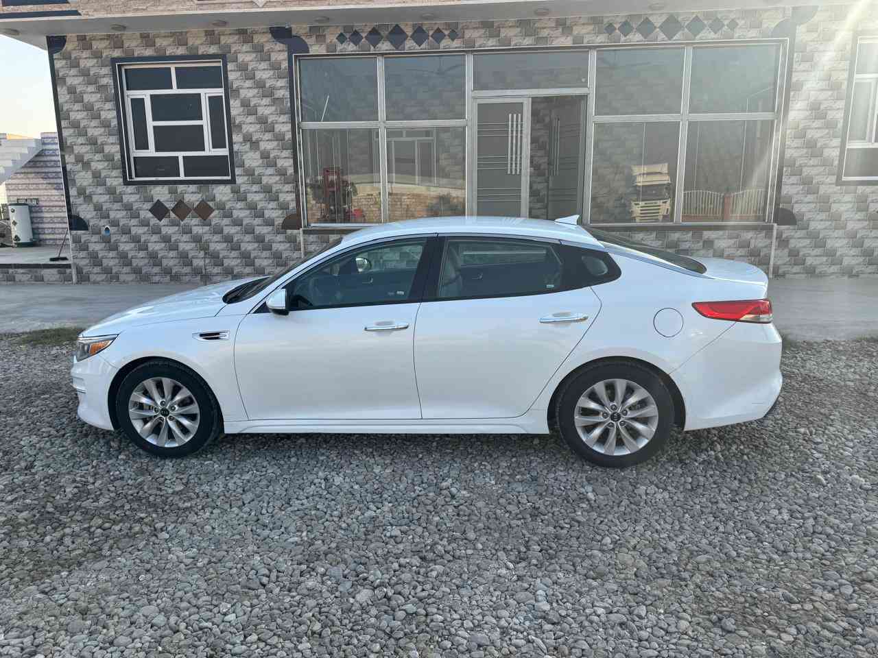 سلام عليكم
أوبتما لبيع 2017 وارد أمريكي حادثه جاملغ الخلفي وباب الأيسر فول مواصفات عده الفتحه السياره كلش حلوه مكينه 2400 ماشيه 70 الف رقم جديد وسنويه جديه مكان السياره واسط النعمانيه 
***********//***********
