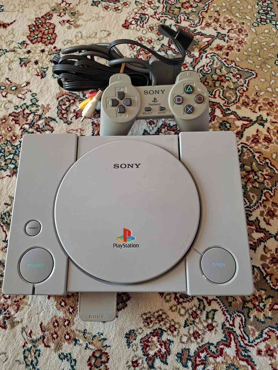 Cd يشتغل أصلي وكوبي ، مع مجموعة PS1
٦٠ ألف


**إذا كنت صاحب هذا الإعلان وتريد حذفه لأي سبب، رجاءا أرسل رسالة إلى الدعم الفني**