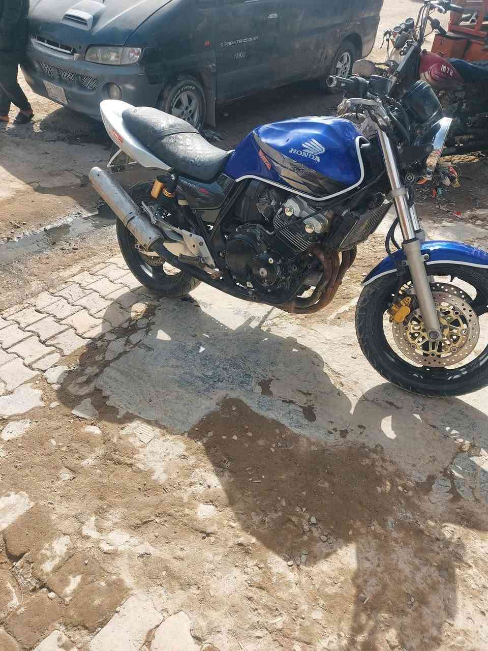 سلام عليكم سيبي 2 /8ولف سعر/مليون 10000/مابيهه مجال كمرك مدفوع وصل المعرض بيها نكره باي وقت خير من الله محرك شرط بعده بحاله جيده نقص كلوب أمامي وشاير وتك دشبول تايرات جدد عنواني بغداد مجمع بسمايه الاستفسار تصل او وتساب ***********
