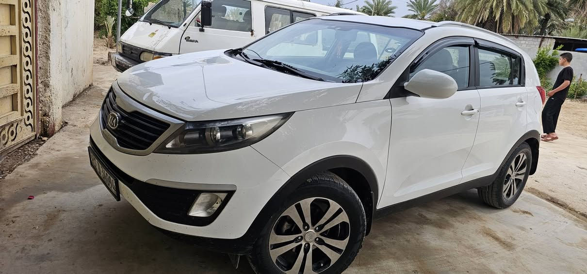 سبورتج خليجي ٢٠١١
السونار مرفق مع الصور 
بدون لا طخه ولا تعديل ولا معجون فقط رش كما موضح 
كير محرك صدر تايرات تبريد كله فول جديد 
السعر 122
***********
