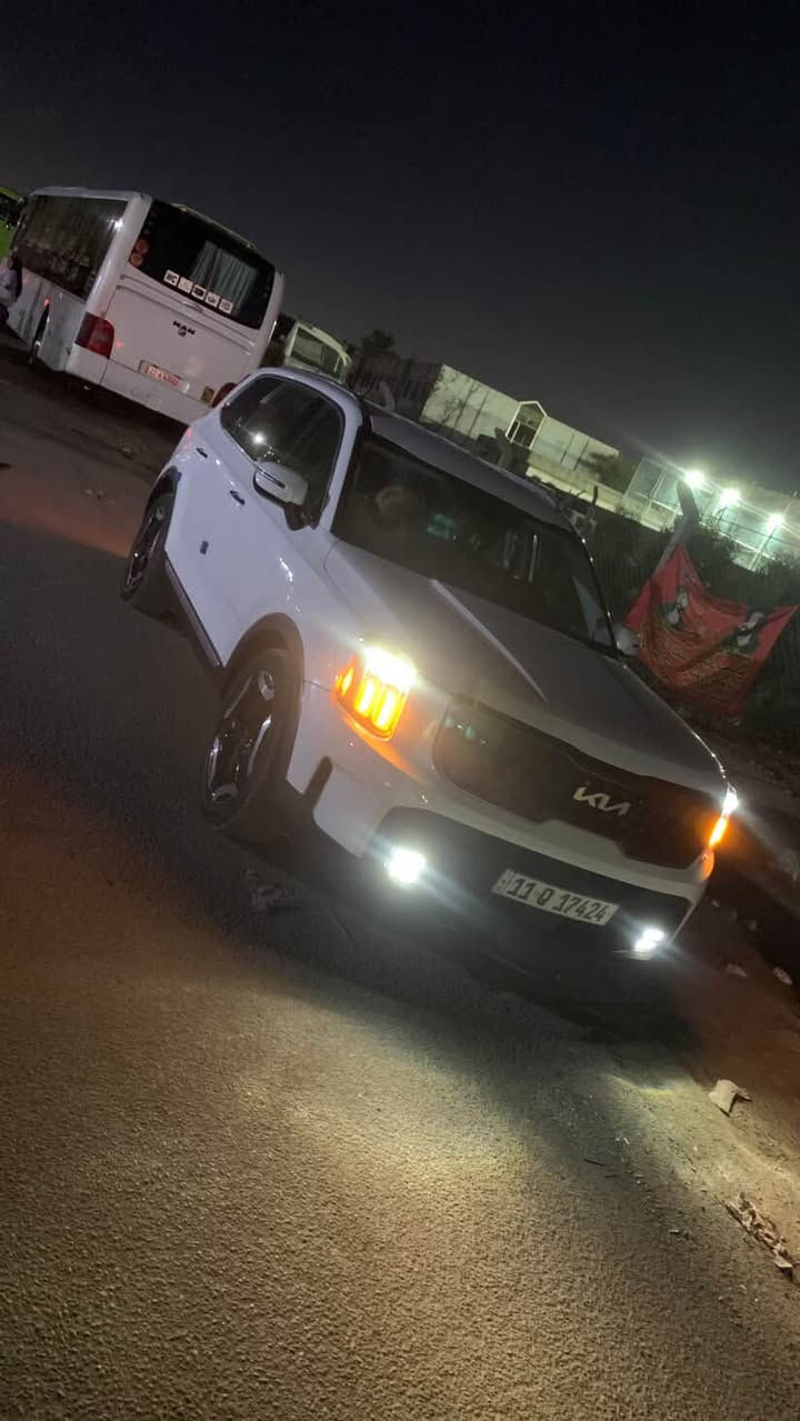 كيا تولرايد  موديل2023 للبيع 
ضربته خفيفه فقط دعاميه وجاملغ صبغ 
شواصي كفاله بدنه كفاله راديترات كفاله 
سعرها ٢٦٠ ورقه 
لون مميز ابيض
كشنات جلد كهرباء تدفئة  
كشنات خلفية منفصلة Vip
سستم سماعات 🔊 هارمن كارد 
كامرتين خلفيه 
شاشة دجتل كبيرة  متصله 
5 وضعيات قيادة 
فور ويل دفع رباعي + تو ويل
حساسات امامي خلفي 
رادارات 360 درجة 
رادار امامي تفاعلي 
نظام تحديد مسار 
نظام نقطة عمياء 
اوتو هولد 
سايد بريك بصمة 
شحن لاسلكي 
نظام ابل كاربلي 
مداخل TEBC
تحكمات ستيرن 
نظام تبريد مناخ منفصل 
تبريد مركزي 3قطع
لايت 4 عدسات اوتو 
نظام محافظة عل طفل مايفتح باب خلفي حال عبور سيارة 
نظام اوامر صوتية 
ويل حجم 20 
محرك 3.8 تنفس طبيعي V6
كير 8 نمر
وبعد بيهة هواي مواصفات 
ماشية ٣٨
حادثها خفيف مكفوله كفاله من التبديل فقط قطعه صبغ وقطعتين كلير امريكا 
رقمها  بغداد باسمي تحويل مباشر
رقمي *********** وتساب 
اتصال *********** بس مسكل اني اتصل
