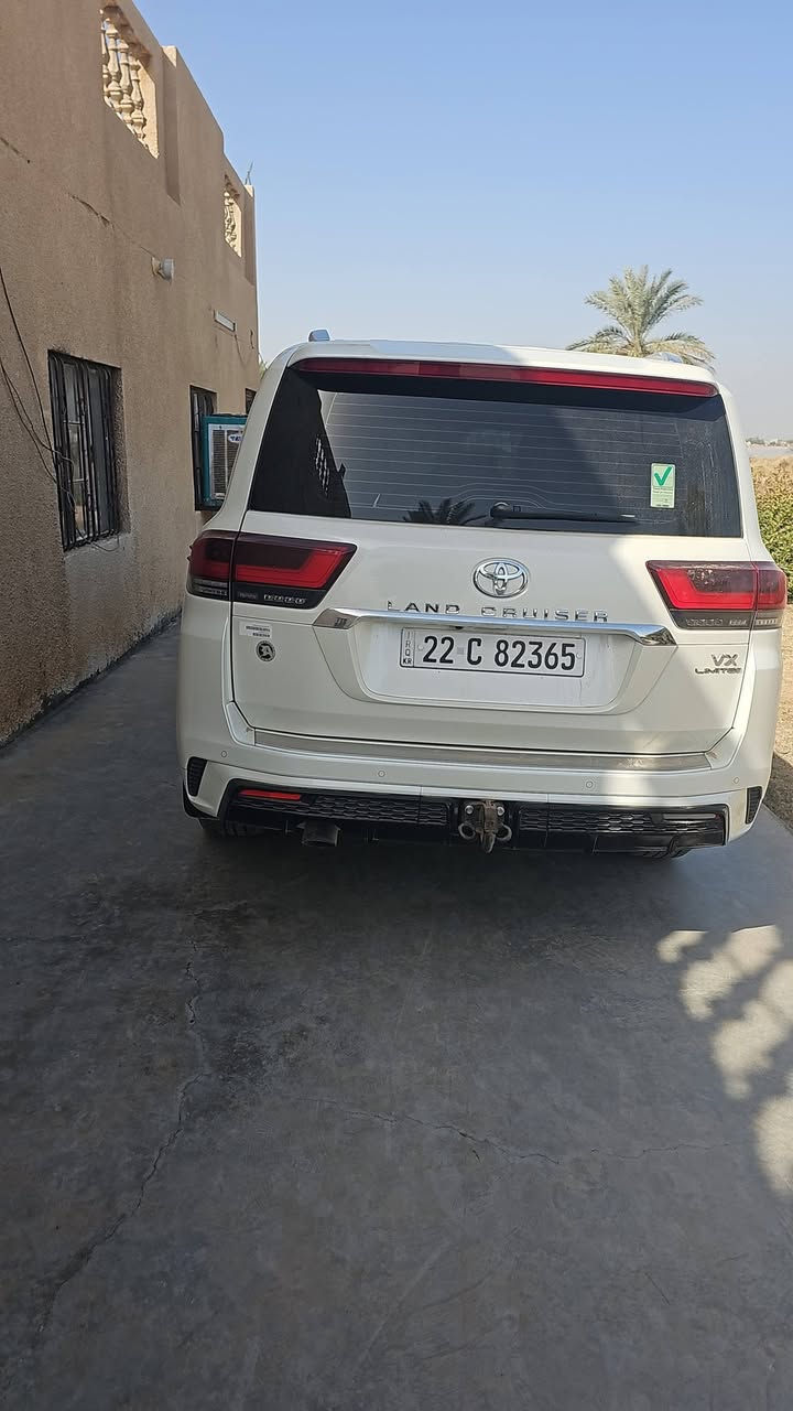 لاندكروز ٢٠٢٣
VX لمتد
فول الفول مكفوله كفاله عمامه 
ماشيه ٦٨ حقيقي  
*********** تواصل
