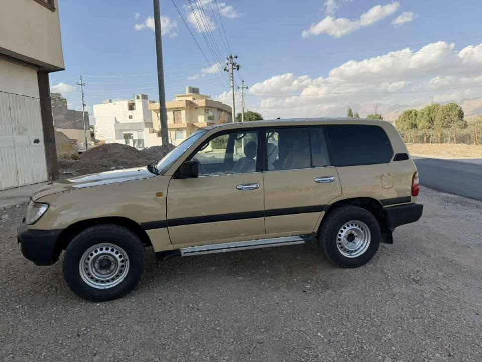 بەناویخوای گەورە و میهرەبان
مۆنیکا 2002 ساخ ساخ پێش تەبەڵە علوجە  سپیە کراوە بەخاکی لای سایەقی شانی دایاوە من بەوەرگەراو ئەیفرۆشم سەیارەکە هەیکەلی زۆر جوانە داژبل و کوشنی زۆر جوانە کارەبای مەزبووتە جوارتایەو ویلی 16 لەژێرە گێرومەکینەی بەشەرتی 10 فیتەر دەبڵ اکسلی پێشوەی ئیشناکات سعری 65 گەڵاو مەجالێکی کەم شوێن سلێمانی بۆزانیاری زیاتر پەیوەندی بکە  واتساپ    ""***********""
