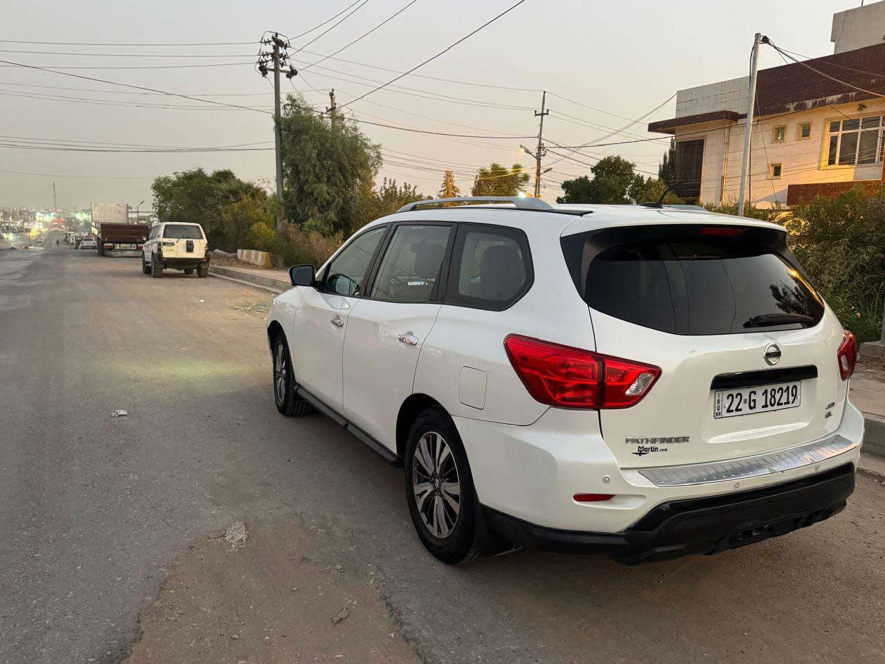 نیسان پاسفاندەر ٢٠١٧

نيسان پاسفەندەر مۆديل ٢٠١٧ مواسەفات SL
 بەسمە و شە غال دەبڵ ئەکسل و شاشەگەورەر  و تەعدیل  سورعه و بلوتوس کامێرا تەبريدمەرکەزی ٣ريزکوشن واتا٧نەفەری گوشنی پیش و دواوەی هیتەرە و سوکانی هیتەوە و ٥ کامیرە سندوق شەفت 
فول مواسەفات تەنها سلایت نیە 
ئیرباگ هەموی سەلامەتە هیچی نەتەقیە 
بی بۆیاج. بی لیدران 
٣ جی تەعدیلی هەیە 
رەقەم و سەنەوی نویە تا ٢٠٣٠   150هەزار  کيلۆمەتررۆيشتووه 

0750 736 1050 أربيل, العراق
