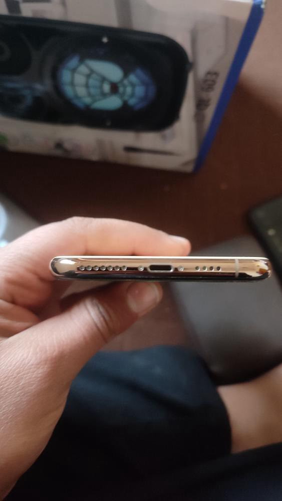 ايفون اكس ماكس للبيع ذاكره 256دبل سيم كارت كلشي مابدل بيه بطاريه 79سعر خاص  مكاني الديوانيه التقيه هاتف ***********
