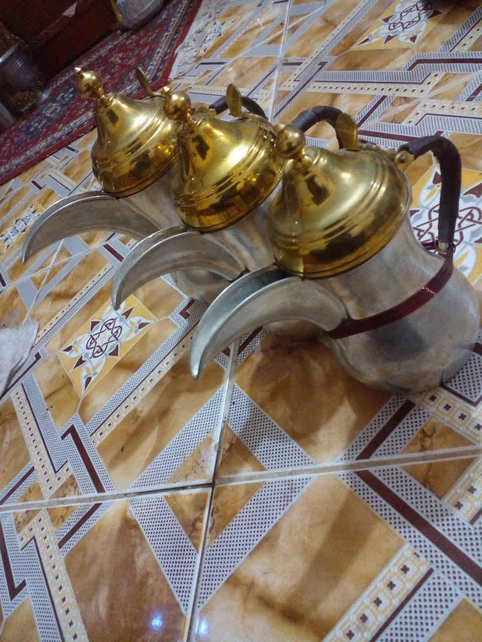 ادلال بغدادي نحاس مختوم
قياس ٢٦ ٢٤ ٢٢سنتيم 
للحجز والأستفسار مراسلت الصفحة #سيدعلي_المولى_المشعشعي ***********
