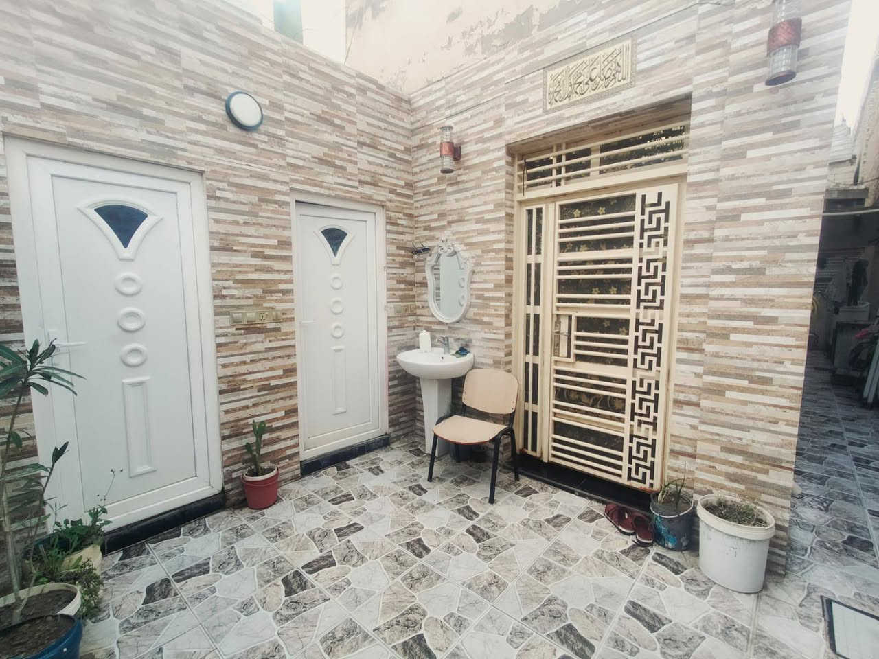 بيت للبيع 111/م الجزائر شارع الظغط
استقال 

ومطبخ

وصحيات

الطابق الثاني 

غرفة نوم قديمه

الاستفسار ***********

***********

او مراجعة مكتبنا الكائن الديوانيه الجزائر شارع المطاعم قرب صيدلية عالم الدواء اذا ارت بيع عقار او شراء او بناء او ترميم ما عليك فقط مراسلتنا 

المطور العقاري
