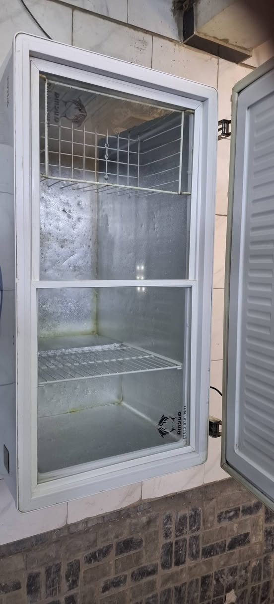 مرحبآ مجمدة ماركة اوكما ام دولفين 🐬 حجم 16 قدم جبيرة شغالة وظمان بشغلهة نظافتهة مثل ما كدامكم نظام تجميد للبيع سعرهة 190 بيهة مجال بسيط تواصل خاص او اتصال ***********
