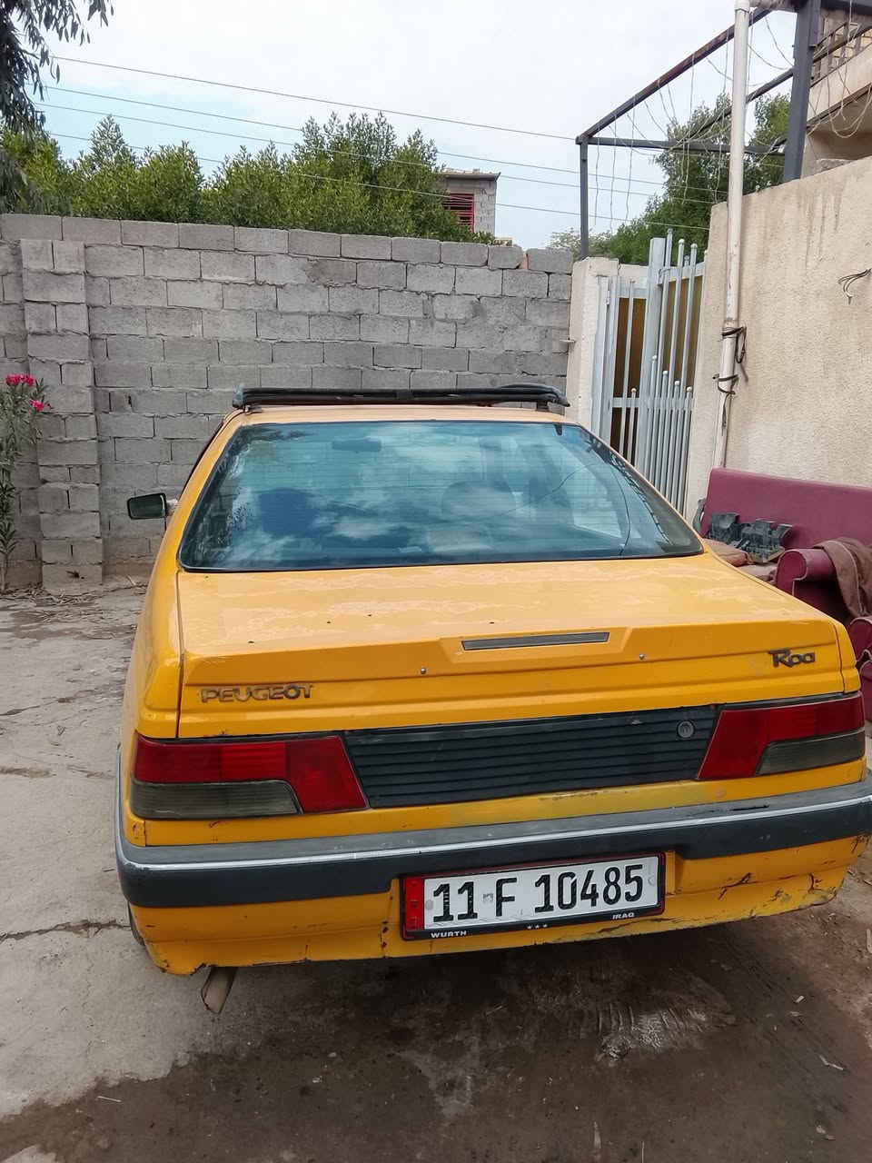 بيجو روئ ٢٠٠٩
مكينة كايمة ابيع عل هاذا الوضع 
داخل جديد دوشمه جديدة
تبريد شغال وكامل 
صدر نص عمر
تايرات نص عمر 
ارقام انكليزي بغداد 
مصفرة هيئة وغرامات 
السيارة جاهزه عوزها تجفيت
مكان السيارة بغداد 
السعر 18
رقم الهاتف ***********
