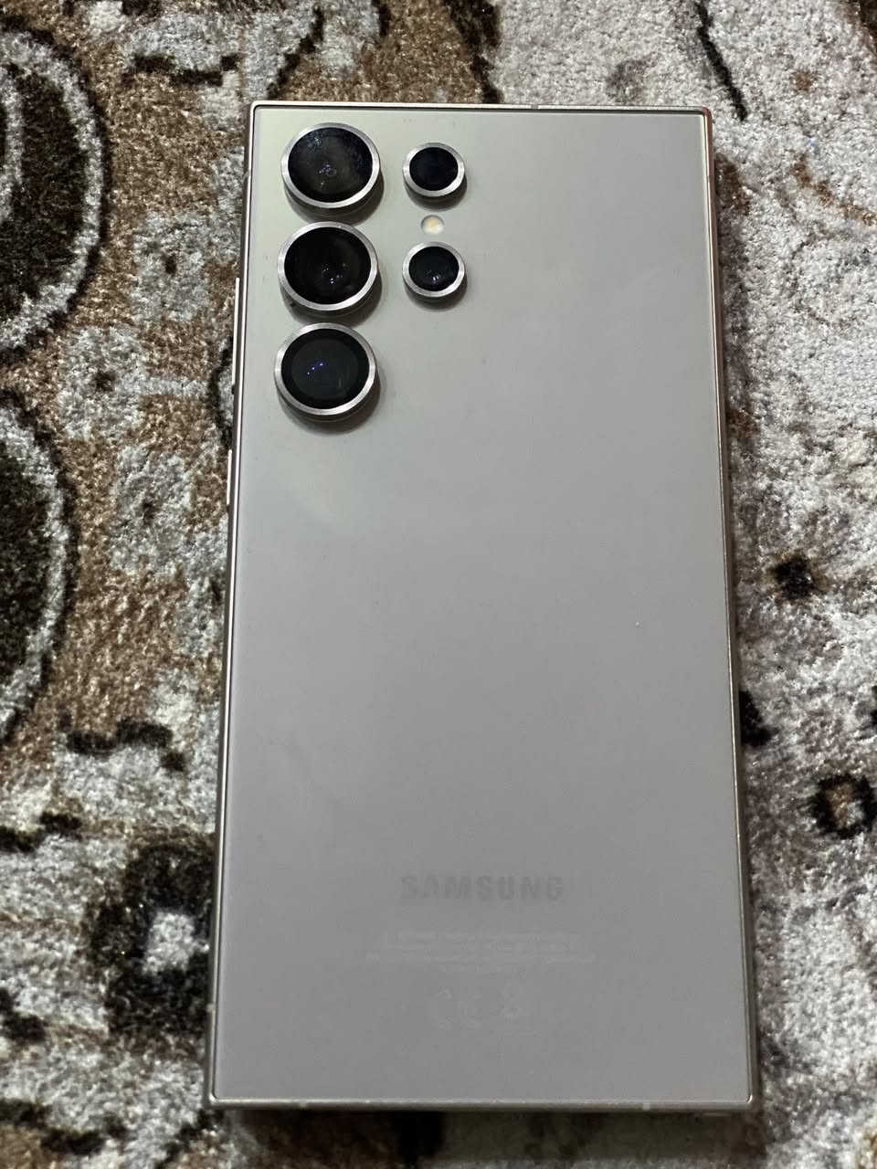 سلام عليكم أس 24 شرق اوسط دبل شريحه جهاز نضيف نضافه 100 / 100 السعر 950 وبي مجال وجهاز استخدام قليل ويا كارتونه بس مكاني نجف اتصل عل رقم ***********
