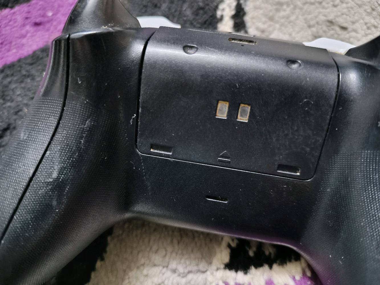 1-اكس بوكس سيريس اس 512Gb 
نظيف 99% ما مفتوح ابد لوك جديد
ويا ثلاث يدات اثنين اصليات ويدة واير
هارد 500GB
Ups يشغلة ربع ساعة الى اكثر شوي يحتاجلة بس يبدل فيز ب الف دينار  لا اكثر
كيبلات كله اصلية موجودة gال power وال HDMI 
الجوستكات وياها بطاريات اثنين سعة 2000 ملي امبير وياها كيبلات الشحن
الجوستك السودة فقط يرادلها تبديل الR1 الباقي كله لوك جديد 
السعر 400 قفل  ويه كل الأغراض 

2- حساب مفول وياها بي الالعاب المذكورة (مشتريهن شراء دائم وليس اشتراك ) 
1- the witcher 3 الجيل الجديد نسخة الالتمت
2- TOMB RAIDER DEFINITIVE EDITION
3- RISE OF THE TOMB RAIDER
4- GTA 5 نسخة المحسنه والعادية والاونلاين والاوفلاين
5- ASSASSIN'S CREED- UNITY
6- ASSASSIN'S CREED black flag 
7-  ASSASSINS CREED SYNDICATE
8- RESIDENT EVil 7 نسخه الالتمت
9- RESIDENT EVil 3 ريميك
10- RESIDENT EVil 2 ريميك
 11- RESIDENT EVIL RESISTANCE اون لاين
12- ONE PIECE WORLD SEEKER
12- RED DEAD REDEMPTION 2 نسخة الالتمت
+ حساب فورت نايت مفول مثل ما موضح بالصور صارف عليه هواي
الحساب كله ويه حساب فورت نايت كله 100 قفل تريده ويه الجهاز او منفصل بكيفك
متواجد على الفيس وعلى الواتس اب 
***********
