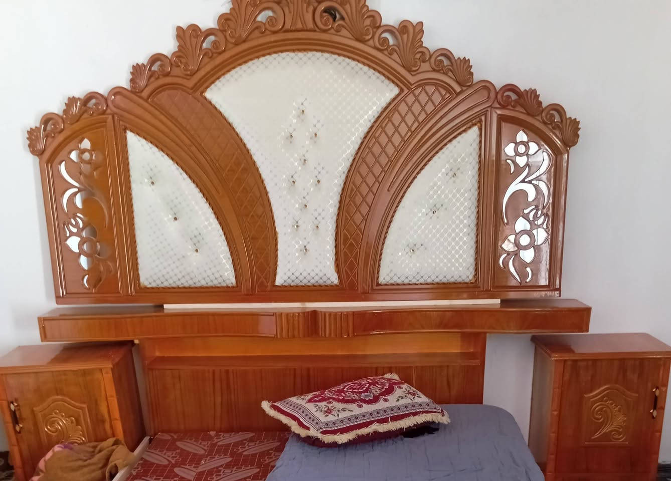 قرفه اخشاب جديده بعدهي مانصوبه عراقيه للبيع سعرها 850 قفل عنوان البصره رقم الهاتف *********** واتساب
