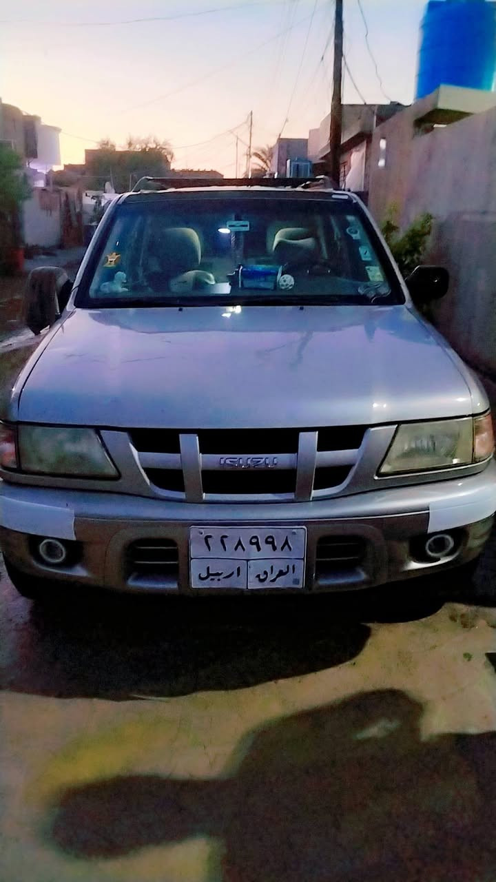 بسم الله الرحمن الرحيم
من رخصة الادمن
ازوزه راديو
موديل 2004..

ضرر جاملع خلفي فقط مصلح
سياره جاهزه من كلشي
كفاله كير محرك حداديه صدر كله كفاله
المكان بغداد رقم شمالي تحويل ثاني يوم

ملاحضه.. كير اوتوماتيك ومحرك V6
كير ومحرك برادو.. حاويه نضيف

السعر$75..وبيه مجال...

سياره نضيفه وكاعده افضل من الصور

الاستفسار ***********
