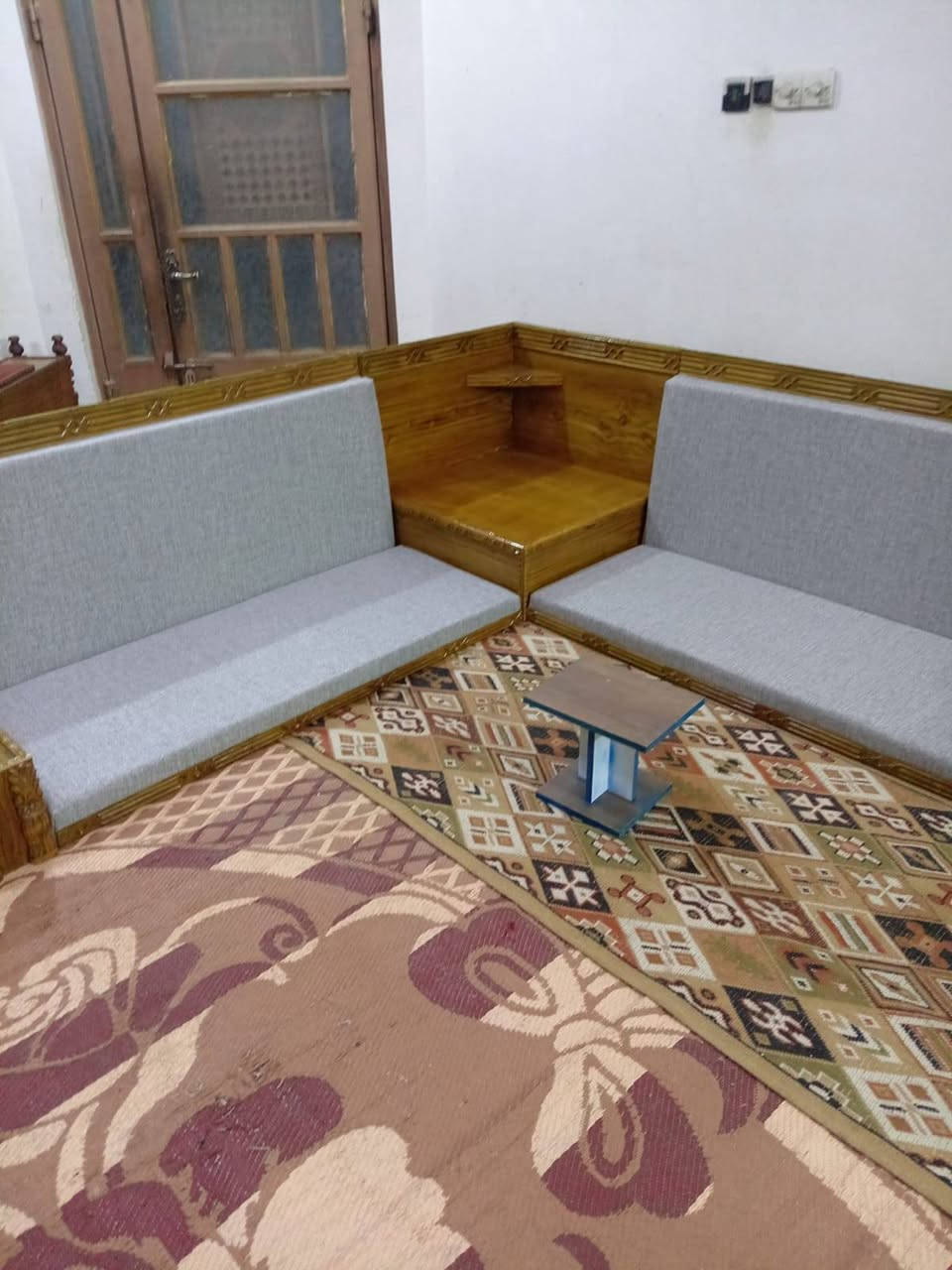 جلس عربي كل صاج وزانات ١٥ مقعد وتساب ***********
