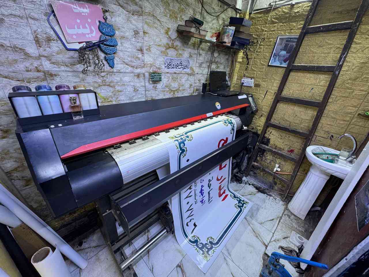 طابعه فينوكس شركه الاصيل 160 سم للبيع الطابعه نظافه جيده جدا السعر 20 $ورقه علما سعر الجديده 50,$ هيد جديد
للاستفسار الاتصال او المراسله واتساب 
***********
***********
