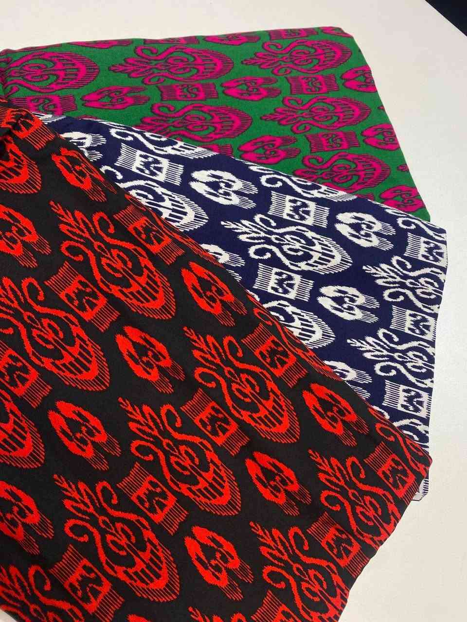 كشمير ايطالي جمله ومفرد ع خمسه  *********** يوجد توصيل سريع لكل المحافضات  وخصم لاهل الجمله والخياطات.  موجود حجز برصيد او  تحويل ماسترد خياطات عراقيه
