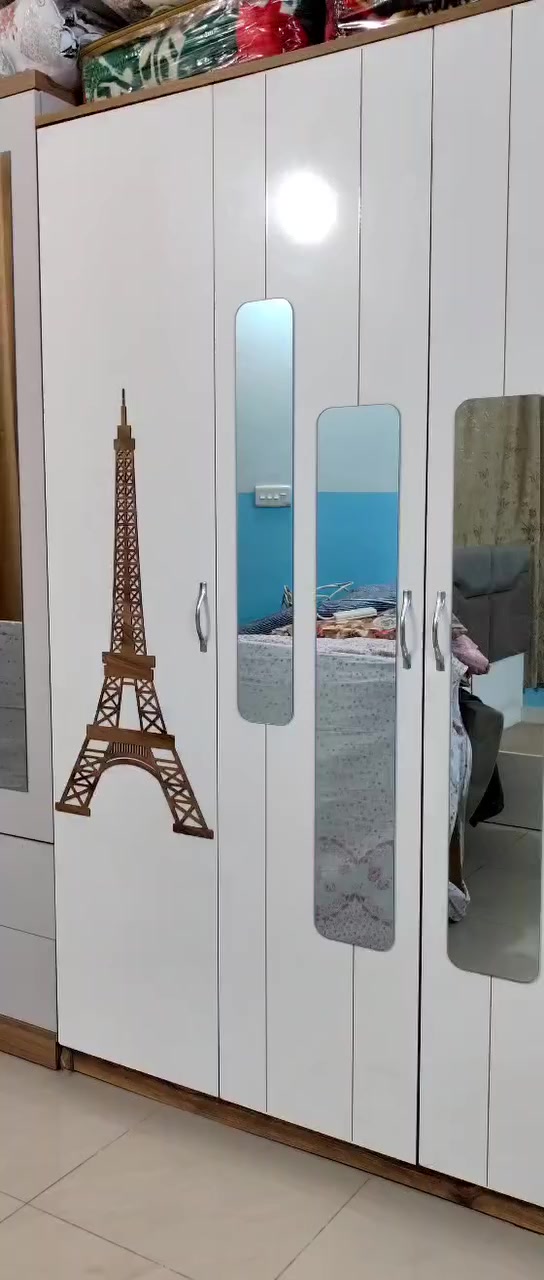 غرفة 3 أسرة ام النفر قياس 100*200 تركي اصلي مع كنتور 4 بوب السعر 300 وبيه مجال المكان بغداد حي القاهرة 
***********
