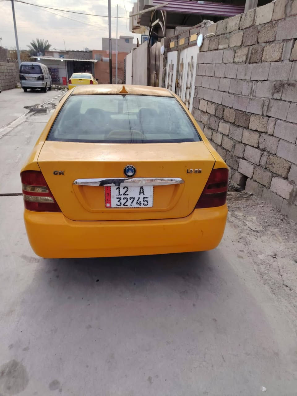 سيكي 2013
كصه جديده رقم نينوئ انكليزي
سياره بسمنه كابون بانزين بيها
هئية وغرامات صفر كابون بانزين بيها 
كير شرط محرك كورله شرط
طخم تاير سياره كامله ربع ماتصرف عليها
بيها بس داير صبغ تفاصيل اكثر اتصل سعرها 47 وبيها مجال
شراي اتصل ***********
