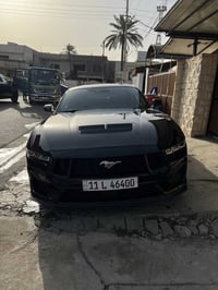 موستنك 2024 gt  السياره بيه صبغ بس قطعتين البنيد والجاملغ  وبيه ضرر بل...