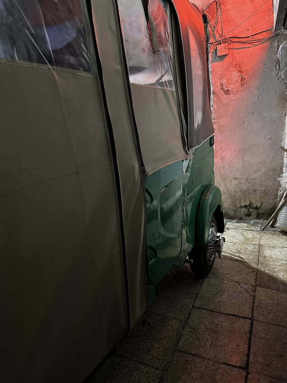 السلام عليكم تكتك موديل 2023 رقم وسنوية نكليزي ‏ملاحظات موجودة داخل الصور عنوان بغداد مدينة الصدر 
***********
