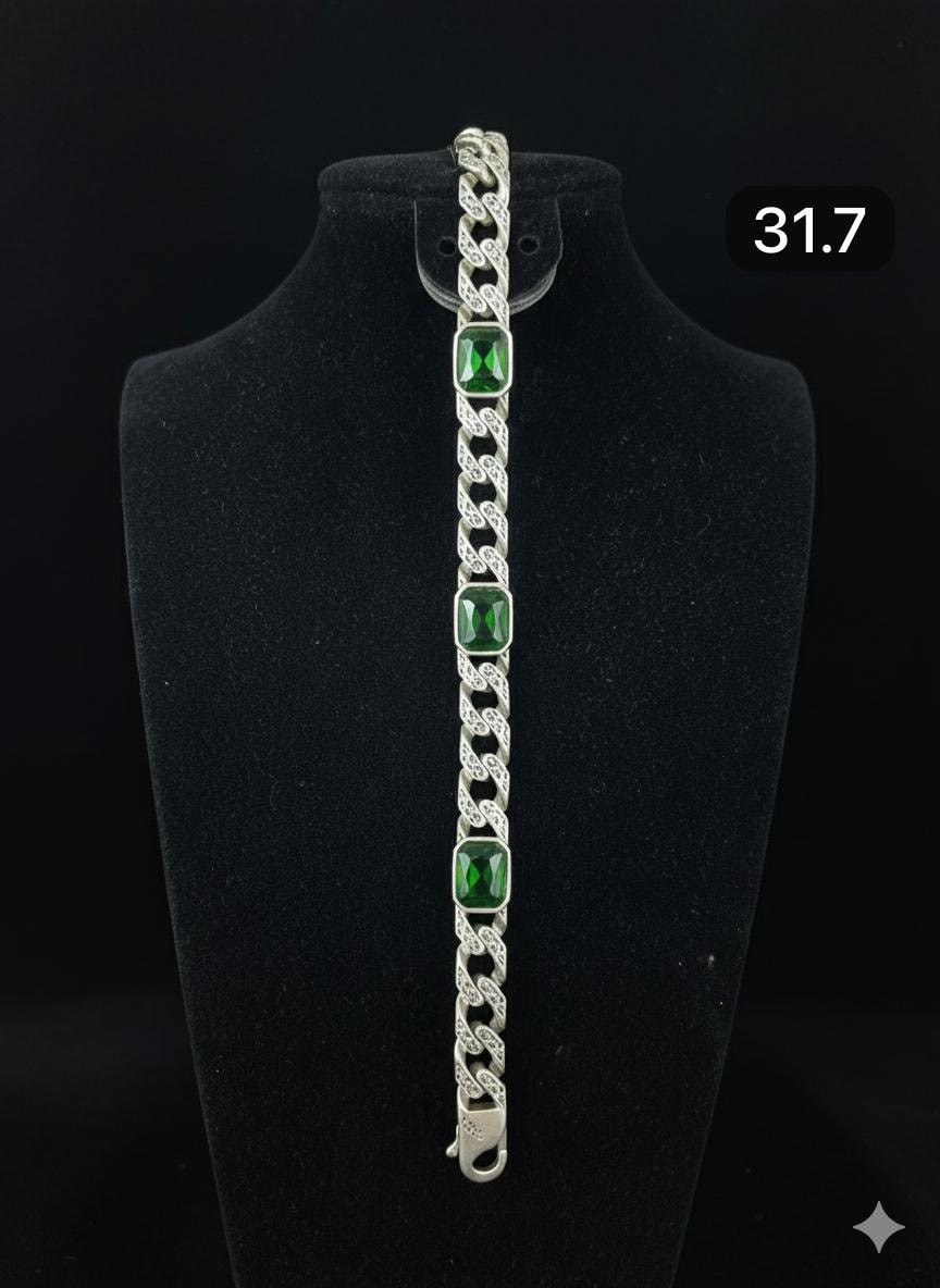 بمناسبة قدوم رأس السنة الميلادية 🚦2️⃣0️⃣2️⃣6️⃣🚦
اقدم لكم مجموعة متنوعة من سوارات رجالي و نسائي 
🔥ويتوفر لدينا ساعة و قلايد و خواتم 
⭕كهدية لرأس السنة هو لمسة راقية جداً، فهي هدية تحمل قيمة معنوية وجمالية تدوم طويلاً.

🦅للحجز ولاستفسار يرجى مراسلة صفحة خاص 
او مراسلة *********** واتساب 

عنوان كركوك سوق ذهب داخل مول كولدن تاور 

توصيل متوفر للجميع محافظات العراق
