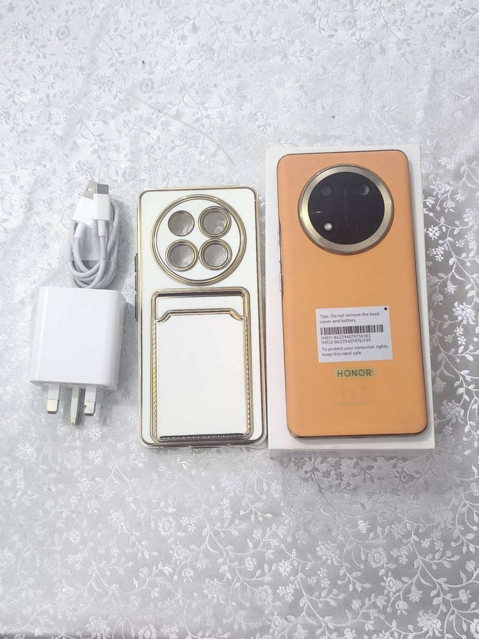 هونر x9c 5G
نضافته ١٠٠
 ذاكره 256
 عشوائيه 12
غراضه كامله كارتونه و شاحنه
لزگة وحافضة اصليات  
السعر 290  
عنواني نجف كوفة 
لا يوجد توصيل 
***********
متواجد خاص او واتساب
