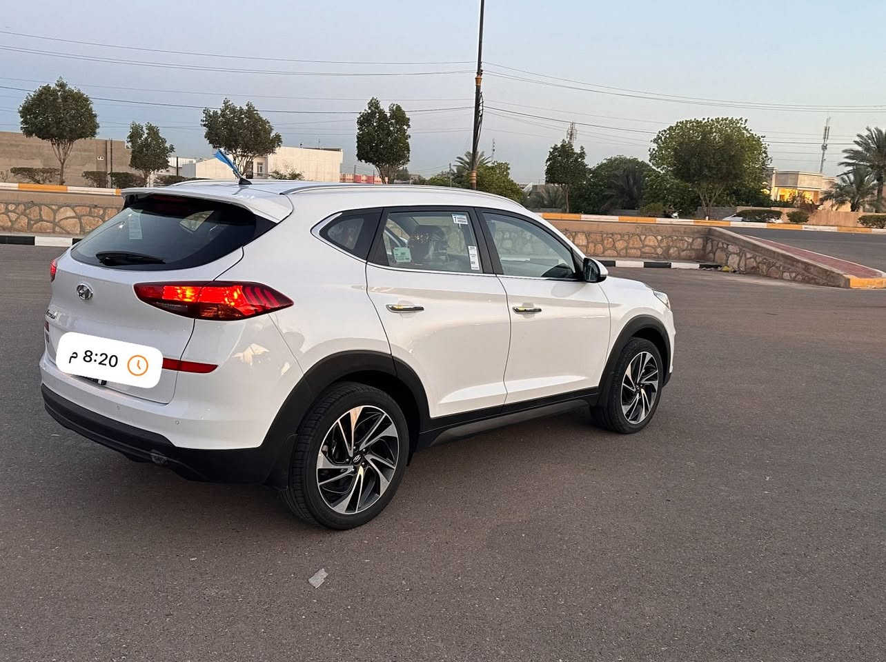 ---
🚗 للبيع هيونداي توسان 2020 - فول 1/1 عدا البانوراما 🚗

اللون: أبيض | الممشى: 128,000 كم  
الرقم: بغداد | المكان: الرمادي

المواصفات:
فول واحد على واحد عدا البانوراما

رادارات أمامية + حساسات
تحكمات ستيرنج كاملة
شحن لاسلكي
شاير مرايا + شاير شفط
ليدات كاملة أمامي وخلفي
جنوط رياضية وكالة

الفحص والحالة:
كفالة عامة من الصبغ والضربة والفتح والتبديل
كفالة حديد: أكفل الشاصي والحديد 100%
فقط الدعامية الأمامية بيها أثر شخوط خفيف، مصلحها ومكحليها ومصبوغها
الدعاميات ما أكفلها، أكفل الحديد فقط
السيارة ما شاء الله ما ناقصها اي شي
***********
