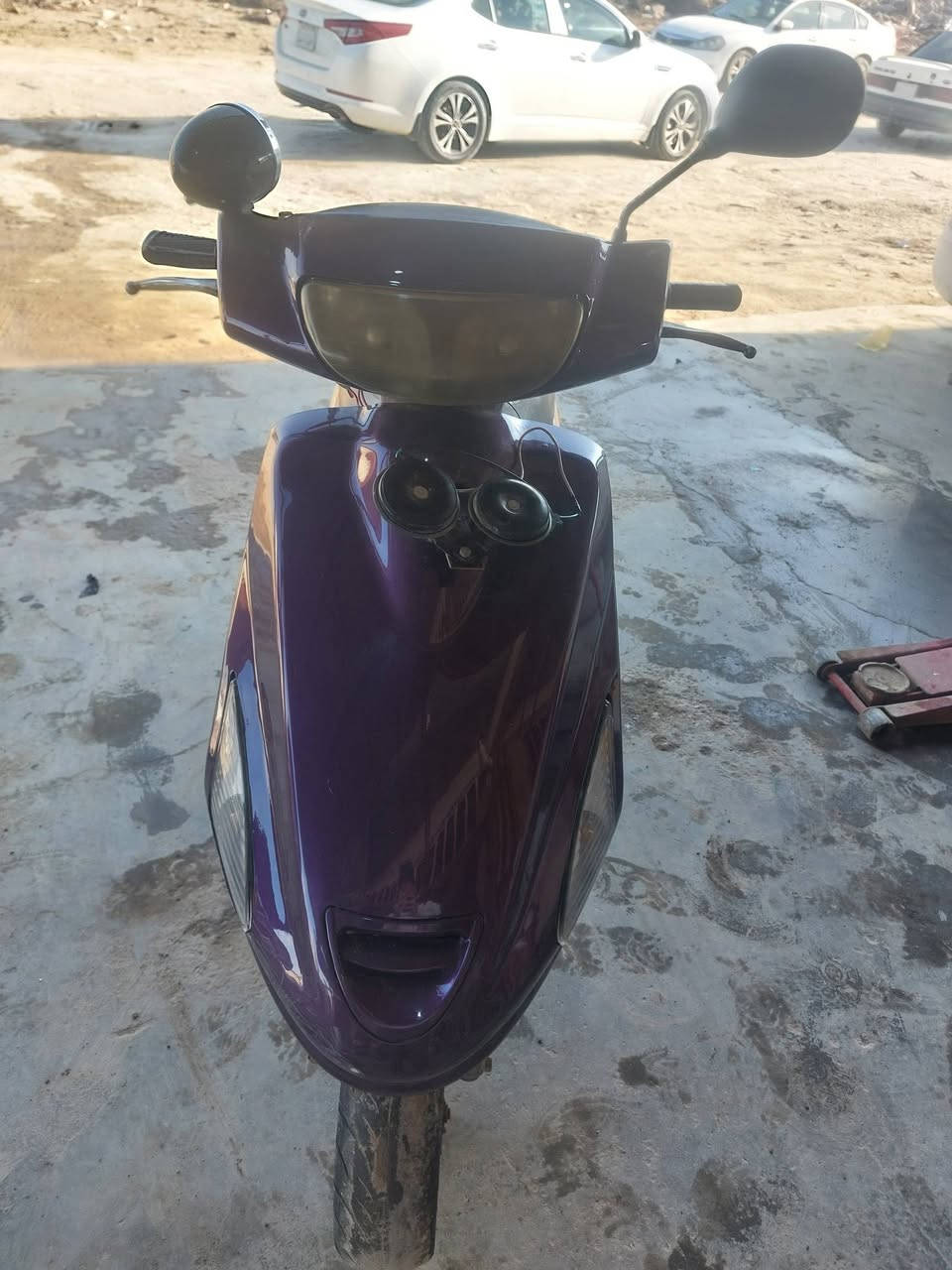 السلام عليكم للبيع دراجه فراشه مكينه ما مفتوحه دراجه كفاله كهربائيات كلها شغاله كيج بازين سرعه لايت بك لايت ام بي ثري هورنات دراجه جاهزه سعر 450 بيها مجال للشراي مكاني ديوانية تقيه الثالثه قرب جسرالنجف رقم ***********
