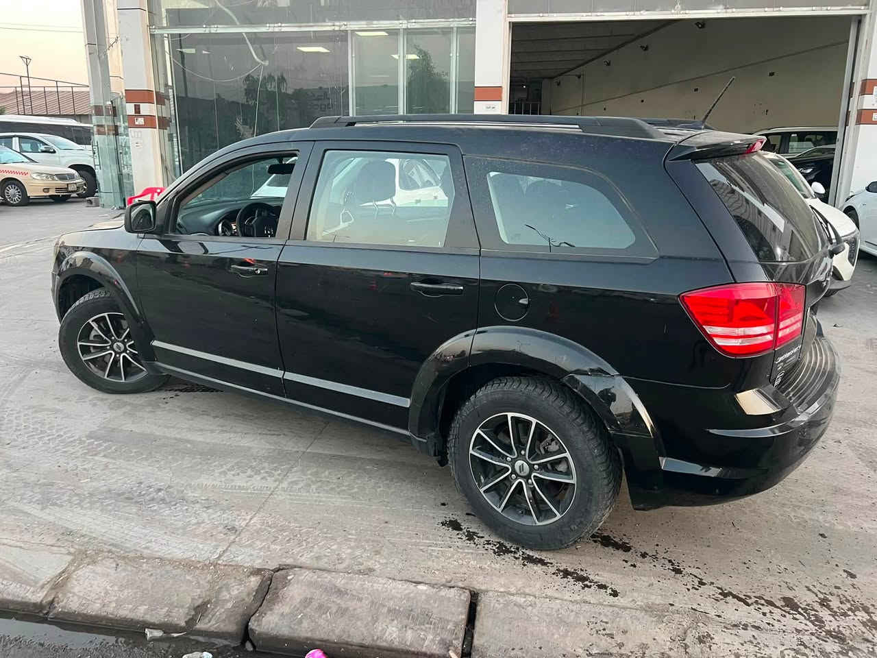 السلام عليكم اخوان جورني
موديل 2018 رقم اربيل باسمي 

4 سلندر / 2400cc  

7 راكب

ماشية 76 حقيقي الف ميل 

تبريد 3 قطع  

تحكمات ستيرن 

مخابئ سريه 

بصمه 

جديده جدا واستعمال شخصي حادث مرفق بالمنشور 

جاملغ وبنيد بدون دواخل 

الباقي كفاله عامه 

السيارة جاهزة 100/100

مكان السيارة : بابل 

للأستفسار ***********

***********

