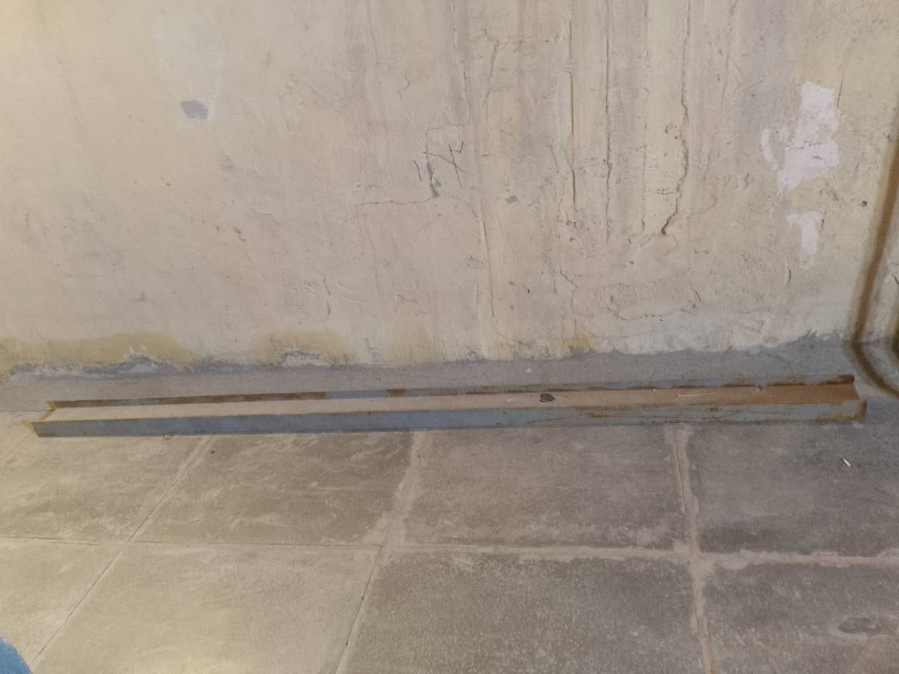 شيلمانه اوكراني مامستعمله طول 2مترو90سانتيم السعر 20العنوان منطقة البهادريه ***********
