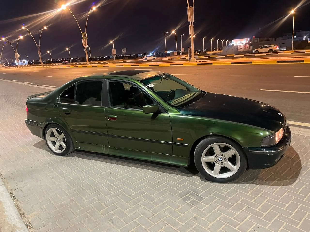 صقر  BMW e39 1996
رقم بصرة باسمي
السعر 67 بيها مجال قليل 
صدر امامي كامل جديد
كشنات جلد كهرباء
فتحه بانو راما
غرفتها جديده 70%
نقصها دبلات خلفيه 
لباقي شوفة عينك
*********** موجود واتساب فقط 🚫🚫
