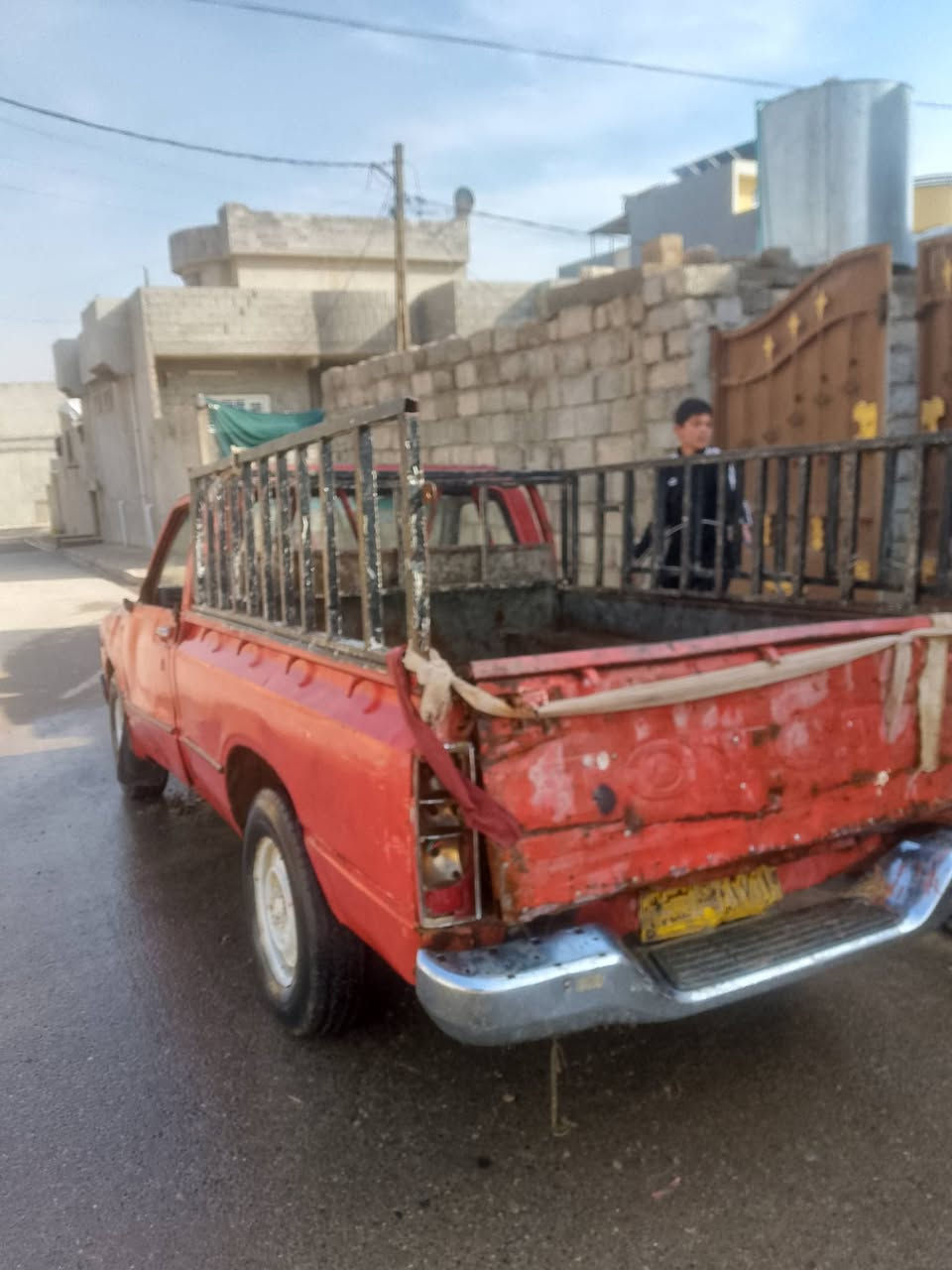 بيكم 82رقم نينوى سنويه 29باقي استلام لوحات محرك واكسن شرط واني صاحبو شرعي سعر 25 العنوان الموصل الأيمن حي تنك  غير متواجد عالفيس تواصل عل رقم***********
