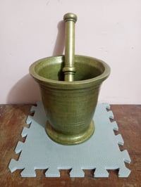 هاون ضخم ابو بطن عريضه قديم جداً حجم كبير ارتفاع22سم وليده35سم ثقيل جد...