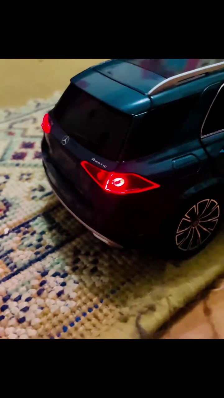 #Fly #mersedes  #benz 1:24


**إذا كنت صاحب هذا الإعلان وتريد حذفه لأي سبب، رجاءا أرسل رسالة إلى الدعم الفني**