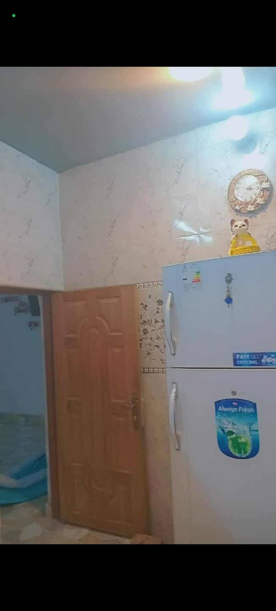 بيت بناء بلوك السقف اعكادة والبيتونة سندويج

مكون من غرفة نوم عدد/
ھول ٨×٥ إستقبال ٨×٥
مطبخ ٤×٤ سيراميك الأرضية والجدران كليدور ٢×٢
صحيات شرقي وعربي داخلية وخارجية الأرضية بورسلين درجة أولى خارج البيت سيراميك مع مخزن خارجي البيت مع الأثاث للبيع خدمات كاملة مساحة ٦٥٠م حي العھد
شارع تبليط مي كهرباء مجاري
يبعد من الشارع العام ٧٠٠م
يباع قسط تنظي نص ويبقه نص اقساط 
*********** للاستفسار
