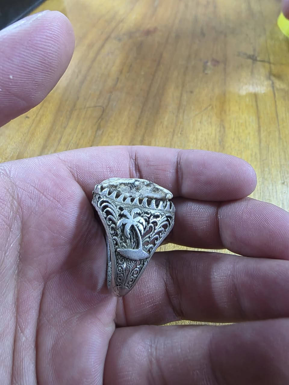 السلام عليكم اخوان عندي هذا المحبس
حجر زوعة الحية قيم بل يرضى بي الله و اخذ بل عافية


**إذا كنت صاحب هذا الإعلان وتريد حذفه لأي سبب، رجاءا أرسل رسالة إلى الدعم الفني**