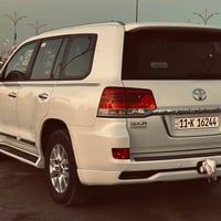 لاندكروز GXR • ٢٠١٧ • ماشيه ٩٦٠٠٠