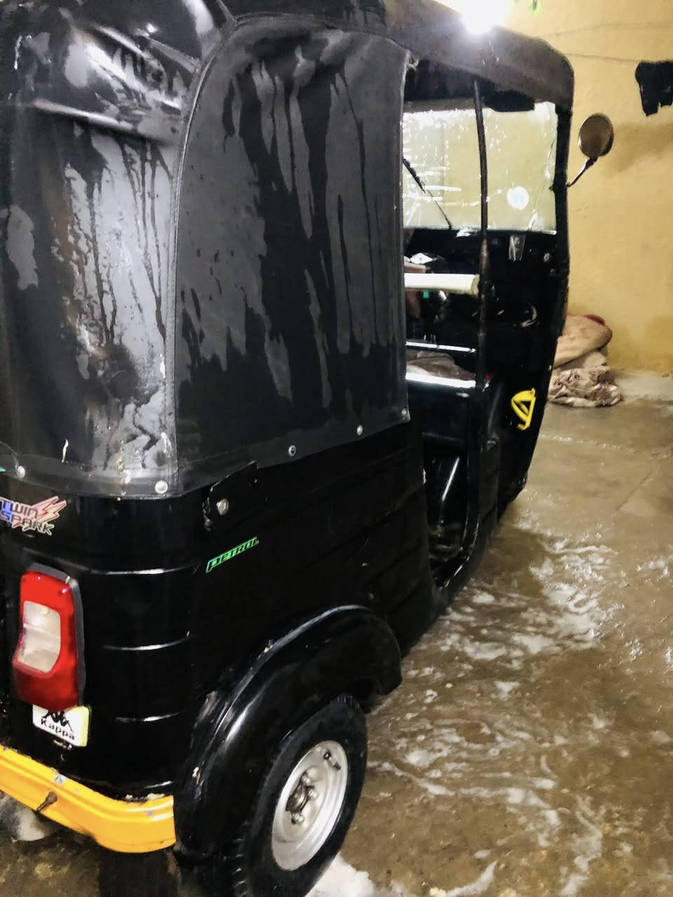 السلام عليكم تكتك مديل ١٧ تكتك حلوه تخم تاير كهربائيات شغاله مكينه خير من لله اكسن بي ونه بسيطه وراقه المصطفى كامله ٧ سعر ٣٥٠٠ وبيه مجال مكاني زعفرانيه رقمي ***********
