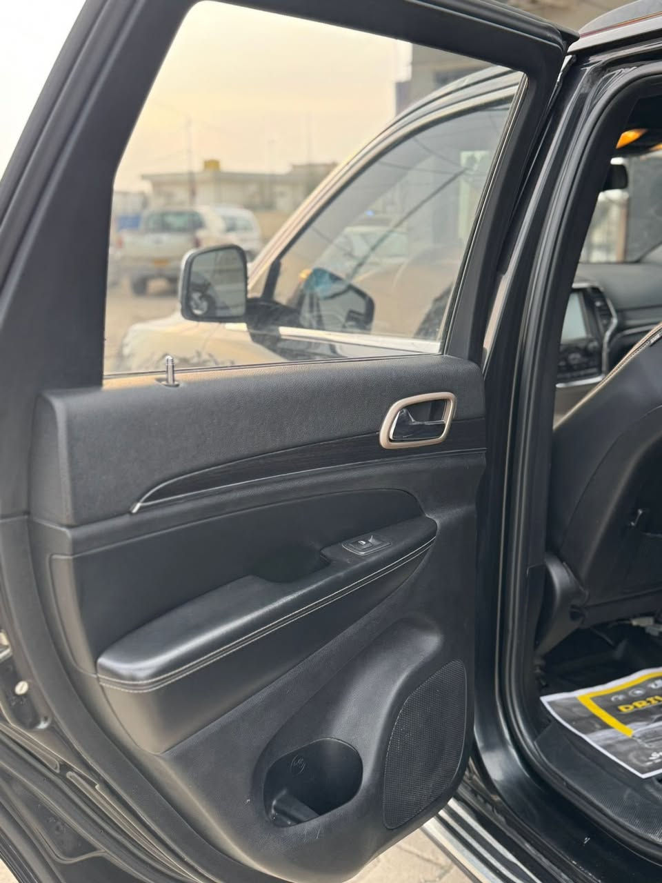 جيب لمتت 2014 كلين مفوله واحد ع واحد بنوراما كشن تدفئه تبريد صندوك كهربائي صدر جديد مسوي بيه بارد اربع صابع وتلث رصعات صغار تشغيل عن بعد متواجده سياره في كركوك السعر 230 وبيه مجال لشراي وسنيويه بأسمي لغايه 2030تسقط ملاحظه السياره موجوده بكركوك


**إذا كنت صاحب هذا الإعلان وتريد حذفه لأي سبب، رجاءا أرسل رسالة إلى الدعم الفني**