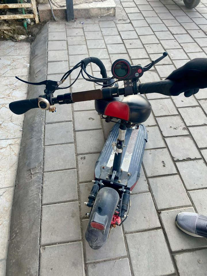 سكوتر شحن بس هاذا الكسر بي للبيع
***********
