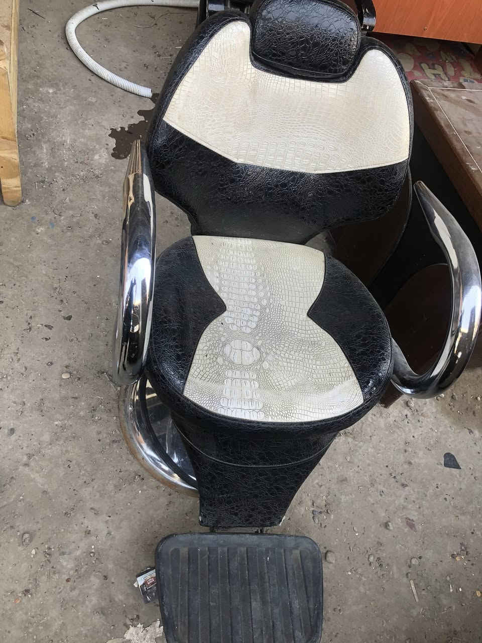 كراسي عدد ٤ للبيع
شغالات مابيهن اي خلل 
يصعدن وينزلن نظافتهن ٩٥٪؜
مكاني بغداد 
للسعر والاستفسار خاص


**إذا كنت صاحب هذا الإعلان وتريد حذفه لأي سبب، رجاءا أرسل رسالة إلى الدعم الفني**