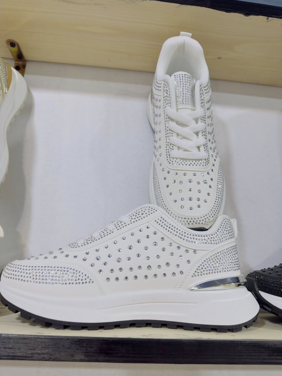 انواع الاحذيه النسائية درجه اولى
العنوان سوق الفجر الجديد القيصريه الثانيه رقم المحل 34

يوجد توصيل داخل قضاء الفجر 
***********
