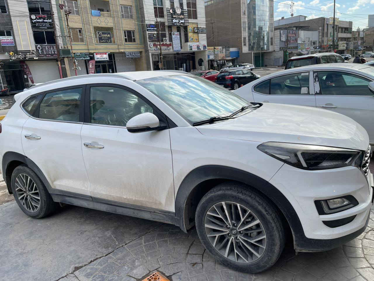 السلام عليكم توسان 2020 خليجي لون ابيض بيها طخطخات بسيطه صبخ خشم الجاملغ الخلفي وبيها مواصفات هواي بعد السعر 190 وبيها مجال بسيط مكان بغداد السيدية ***********
