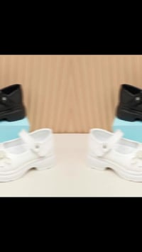 ليان 💙❤️ تقدم مجموعة رائعة من أحذية البنات الصيفية بتصاميم جديدة ومميز...