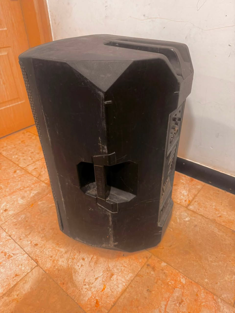 سماعات منتوربو B115 زوج كهربائي تك مصلحه وتك بلادي سعرهن 500
خاص او وتس اب موجود تجي تفحص يلا تاخذ 
***********
