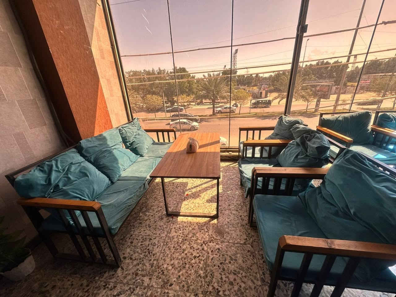 للبيع جلسات حديد
مع طبلات تسكام 
تسكام موسوكي 
عدد 8 جلسات 
كل جلسة 2 كراسي 
وكرويته طول 190 
سعر الجلسة مع الفراش 
250 الف عنواني النجف حي الزهراء
***********
