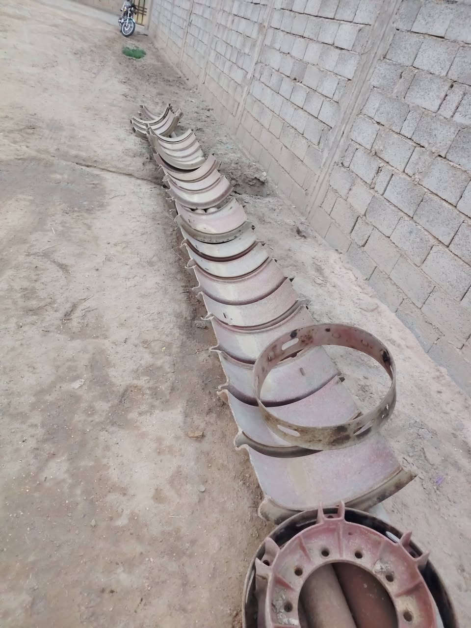 السلام عليكم البيع
٣ برميخ ابو ٦ واحد ابو ٩
 طواكه ٤
٨ ويلاله قطع
مكاني بابل
رقمي ***********
