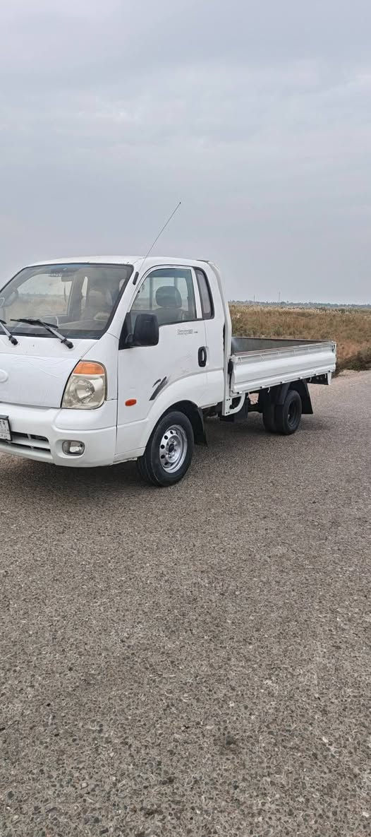 السلام عليكم كية بنكو موديل ٢٠٠٨ مكفوله كفاله عامه كير ومكينه واكسن حداديه جديده السياره جاهزه من كلشي  مكان ناصريه سوق الشيوخ تحويل مباشر السعر ٨٠ وبيها مجال رقم ***********
