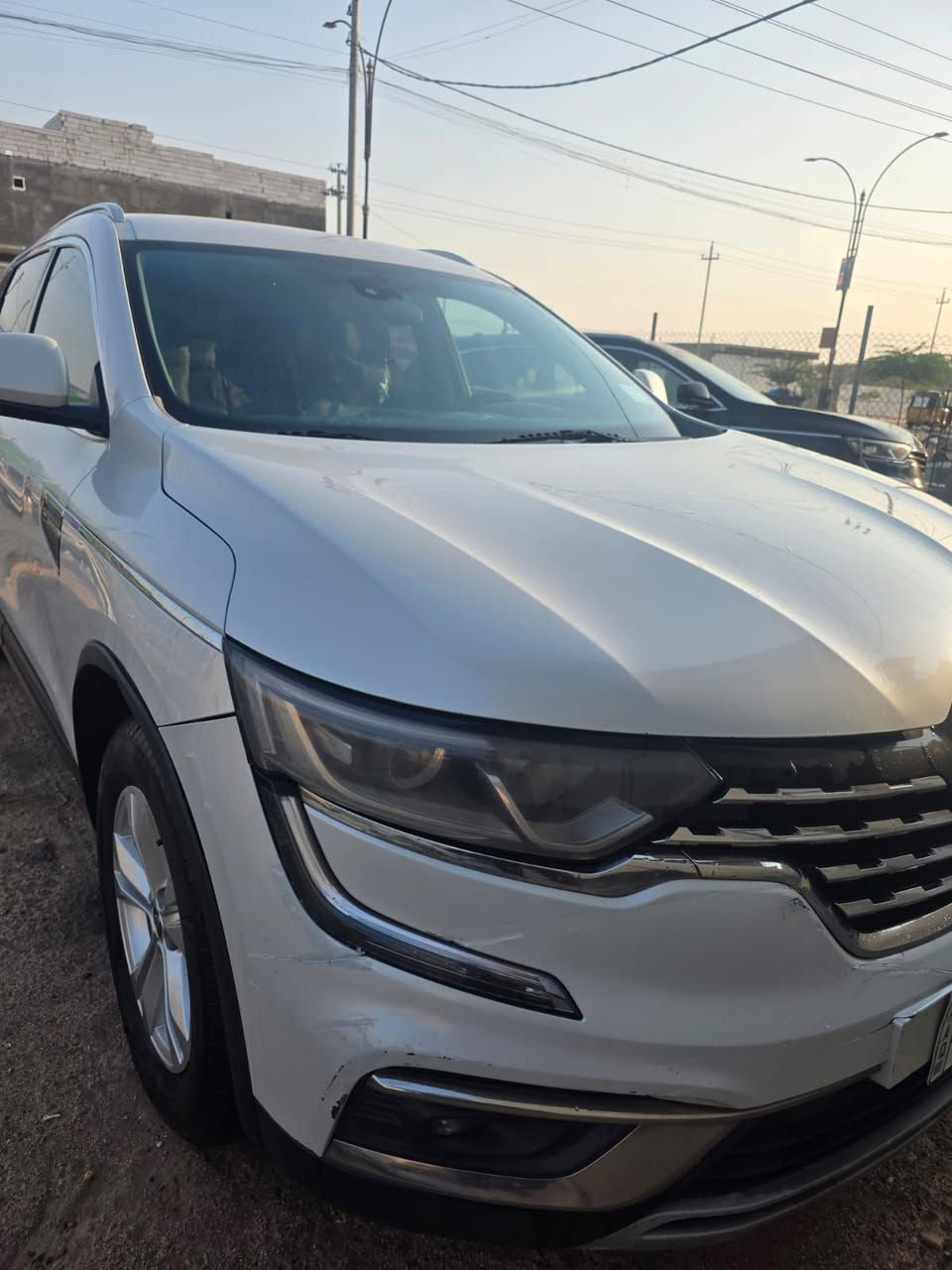 السلام عليكم للبيع رينو كوليوس موديل2021
نص فول

💥مواصفات السيارة 💥
✨ المحرك 4 سلندر  2.5L ياباني
✨ ناقل حركة أوتوماتيك 7 سرعات
✨ دفع رباعي 4WD
✨حساسات 360 درجة
✨كامرا خلفية دوارة
✨مصابيح امامية LED زينون   
✨️ مصابيح خلفية LED 
🛞 ويل كب 19
✨️ اشارة في المرايا الجانبية 
✨️ المرايا قابلة للطي تلقائياً
✨ رادار جانبي (نقط عمياء)
✨عدد AIR BAG 8
✨ هاند بريك كهرباء 
✨ مكابح ABS 
✨ شاشه apple car play و android auto و GPS باللغه العربيه
✨ تحكم مقود
✨️منفذ طاقة 
✨ تتسع المقصورة لـ 5 ركاب
✨مقاعد جلد و تدفئه للمقاعد الاماميه
✨ اضاءة led داخل الأبواب 5 الوان
✨ لوحة العدادات متغيره 4 أشكال
✨ تثبيت مقعد الأطفال ISOFIX 
✨  تبريد مناخين للسائق و الراكب مع تبريد خلفي
✨ مقابض ابواب نيكل مع زر بصمه
✨ نظام مانع الانزلاق 
✨حاملات اكواب مبرده
✨ سستم صوت BOSS
✨دمام خلفي
✨صندوق كهرباء
✨فتحة سقف بانوراما
✨اريل نفيگيشن
✨نظام الركن التلقائي autopark
✨المرأة الوسطيه بخاصية تعتيم ذاتي
مكان السيارة البصرة 
السعر 150  
للاستفسار / ***********
