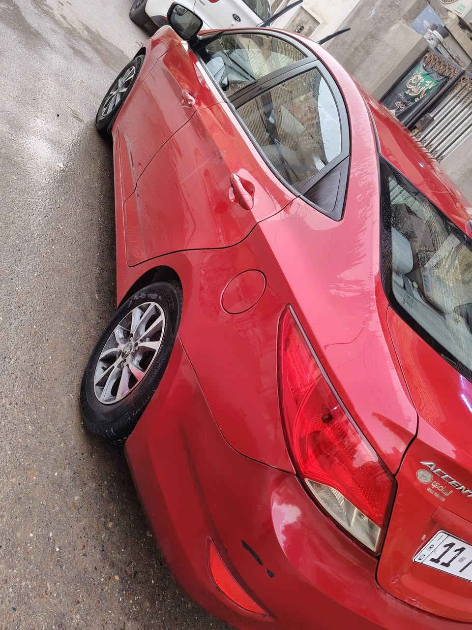 اكسنت 2016 للبيع فقط
مكينه ١٦٠٠ 
سونارها مرفق بالمنشور 
فقط صبغ  
حادثها جاملغ خلفي 
كفاله مكينه وكير ولغود وشواصي وتحويل 
السعر ٨٥ بيها مجال شي بسيط سياره بلاديه ما بيها اي جطل  سياره ماشيه ١٤٩ 
موجود واتساب ورصيد ***********
